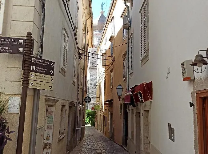 Frane Krk With Free Parking Place