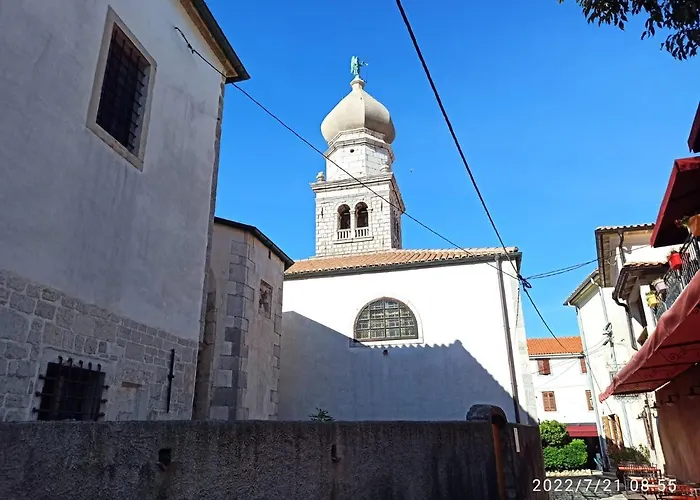 Frane Krk With Free Parking Place