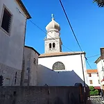 Frane Krk With Free Parking Place