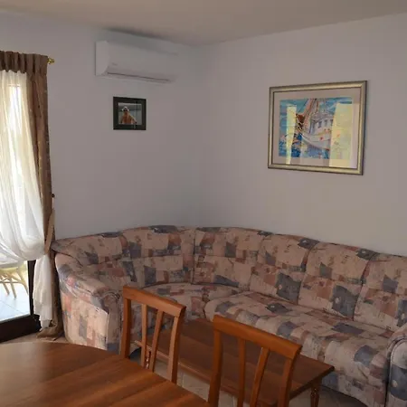 Frane Krk With Free Parking Place Διαμέρισμα